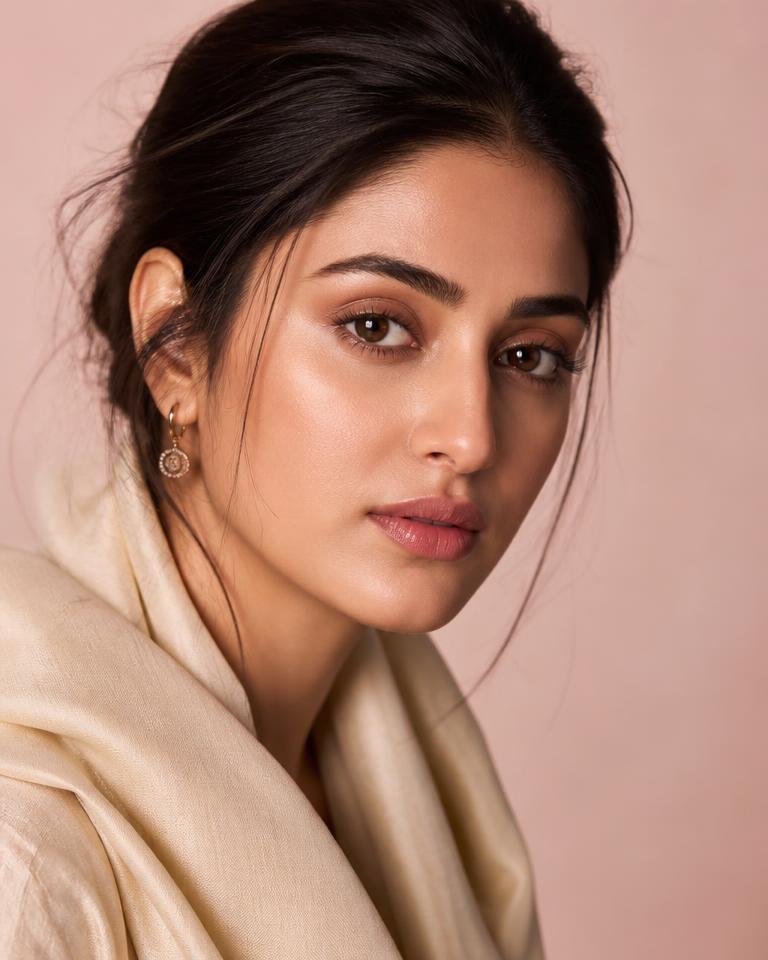 Soft, quietly elegant makeup with gentle definition